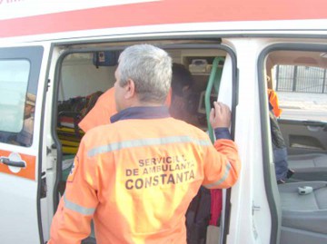 O autobasculantă a intrat în coliziune cu o ambulanţă